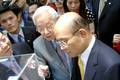 TSMC+chairman+Morris+Chang+shows+300mm+wafer+technology+at+SemiTech