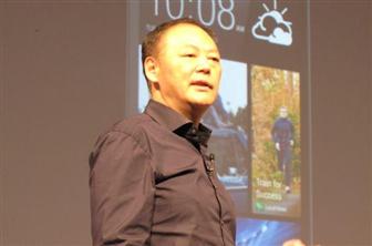 HTC CEO Peter Chou unveils the HTC One (M8) in New York