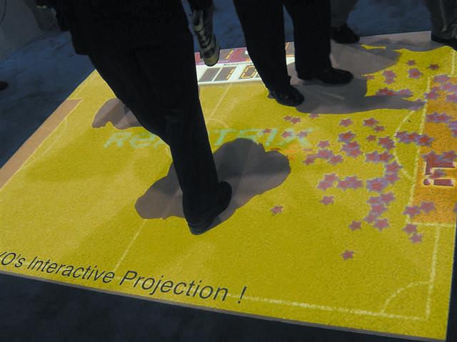 CES 2007: Sanyo shows off interactive projector for gamers