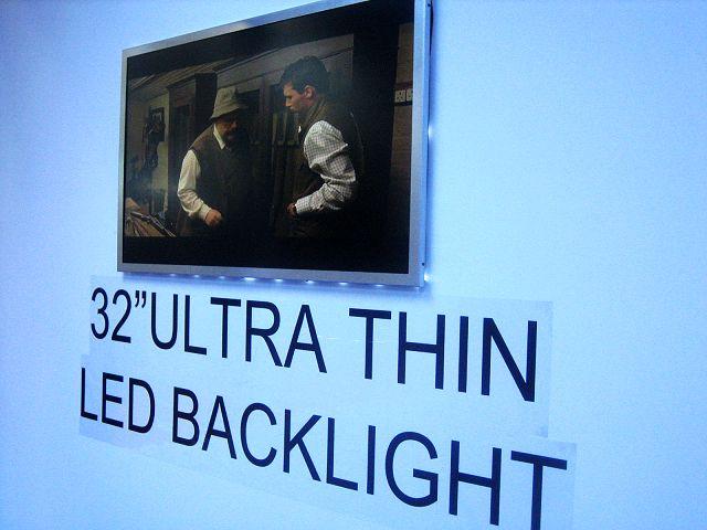 Lite-On 8mm-thin LED BLU