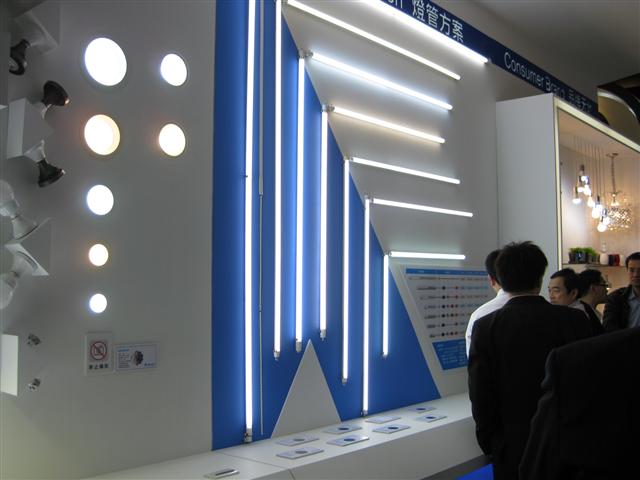 Delta exhibits LED tube light