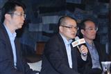 MediaTek president Ching-Jiang Hsieh (center)