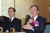 CHT new chairman Cheng Yu (right) and new president Sheih Chi-mou