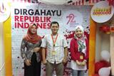 Wahyu Dwiono (center), Indosat's IoT solutions manager
