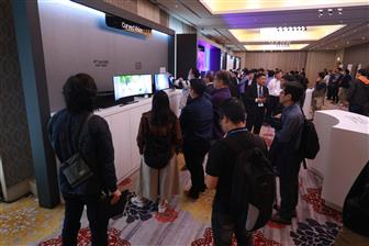 At the forum participated by more than 300 industry professionals, Samsung Display showcased a range of 1000R curved monitors