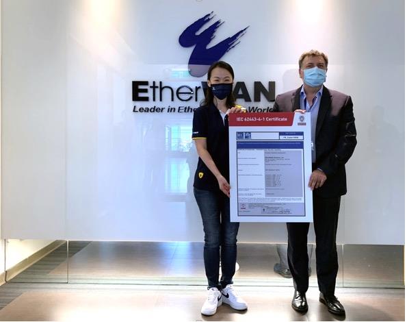 Maggie Chao, the GM of EtherWAN Taiwan (left); Pascal Le-Ray, the GM of Bureau Veritas Consumer Products Services, Technology Products Taiwan
