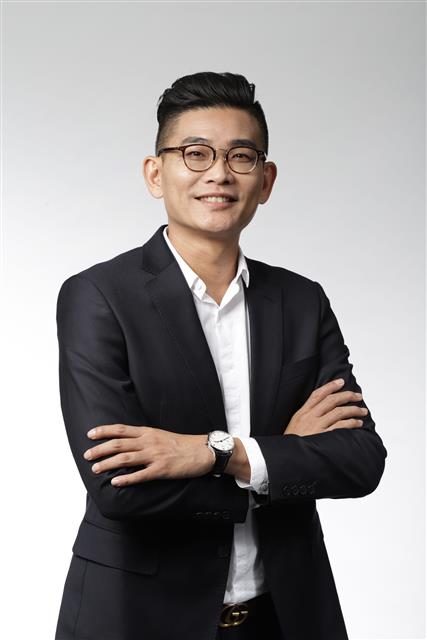 Henry Hu, Global Business Development Director, Networking Communication and Public Sector Business Unit, ADLINK