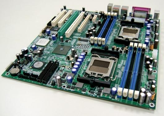 A reference board based on the SiS761SX northbridge