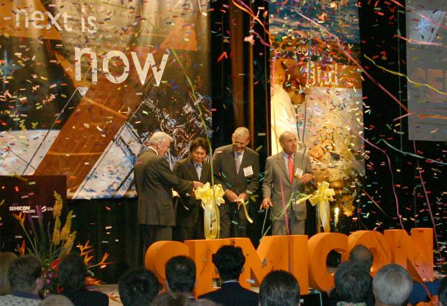 SEMICON West 2006 opens