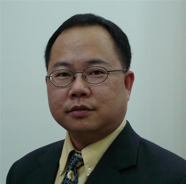 Dr Ching-Cherng Sun of the Optical Sciences Center (OSC)