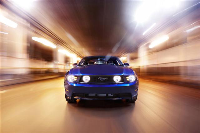 2010 Ford Mustang shines with Osram LED solutions